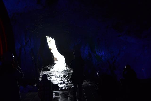 20青い洞窟撮影.JPG