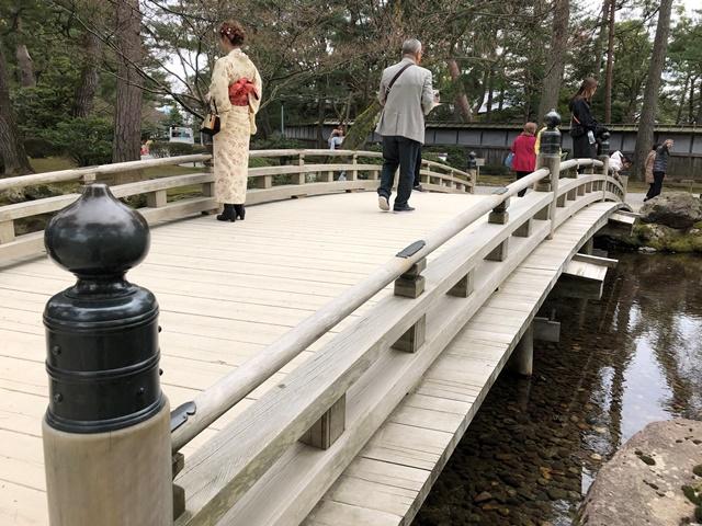 岡本11兼六園橋.jpeg