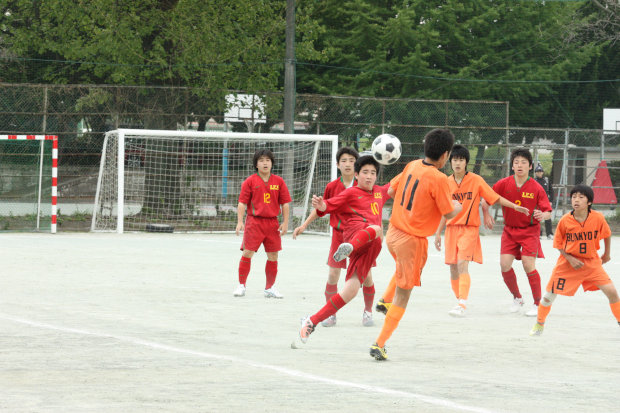 j_soccer0429b24.jpg