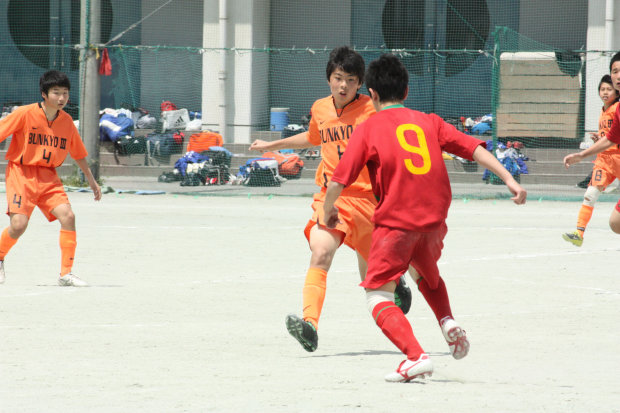 j_soccer0429b38.jpg
