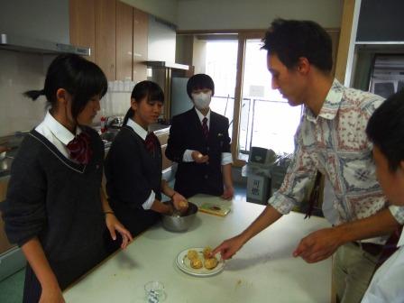 chu13114Cooking4.jpg